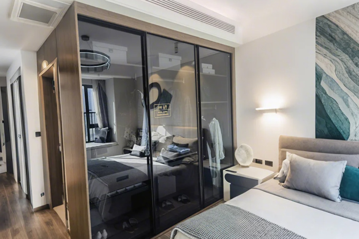 极简铝框玻璃门